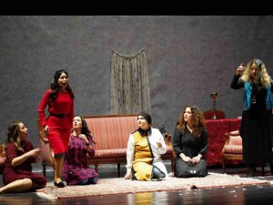 Bilecik Belediyesi Sanat Akademisi Oyuncuları Ayakta Alkışlandı