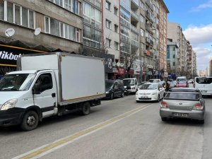 Kent Merkezinde Trafik Problemi Her Geçen Gün Artıyor