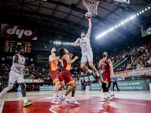 Pınar Karşıyaka, 100 Atmayı Seviyor