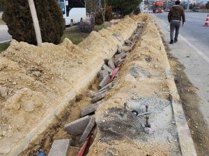 Açılışa Hazırlanan Karayolunun Aydınlatma Hattının Elektrik Kablolarını Çaldılar