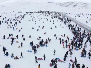 Erciyes’e Sömestirde Turist Akını