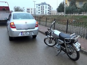Kilis’te Motosiklet İle Otomobilin Çarpışması Sonucu 1 Kişi Yaralandı