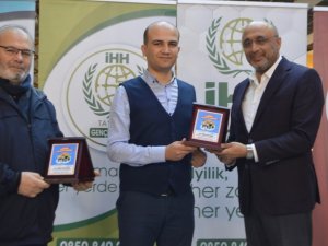 Başkan Yenipazar: "İ̇nsanları Sanal Alemden Çıkartıp, Gerçek Aleme Döndürmeliyiz"