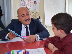 Yahşihan’da Vatandaşlara Okuma Kitabı Dağıtıldı