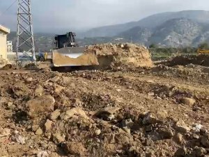Kayıp Mine’nin Arandığı Kazı Bölgesine Yeni İş Makineleri Sevk Edildi