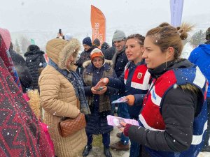 Festivalde “Kades Ve En İ̇yi Narkotik Polisi: Anne” Bilgilendirmesi