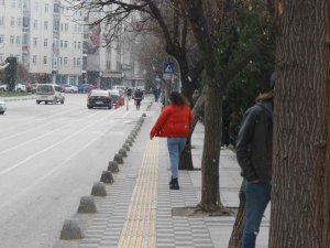 Kırklareli’de Kısa Süreli Kar Yağışı Sevindirdi: Görenler Telefona Sarıldı