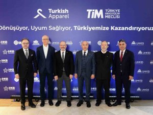 Deni̇b Hazır Giyimcilerin Yeşil Dönüşüm İçin Yol Haritasını Belirlediği Toplantıda Yerini Aldı