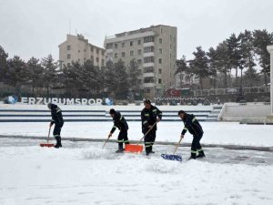 Büyükşehir Kışla Mücadelede De 7/24 Görevinin Başında