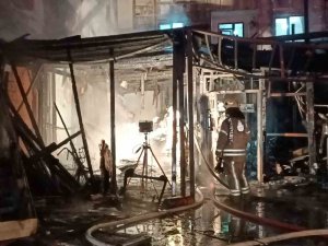 Talatpaşa Mahallesi’nde Çıkan Yangında Tamirci Dükkanı Küle Döndü