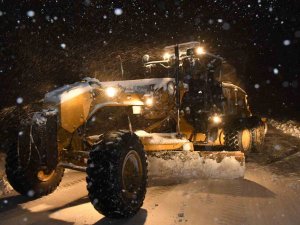 Konya Büyükşehir 31 İlçede Kar Ve Buzlanmaya Karşı Görev Başında