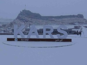 Kars’ta Kar Yağışı Etkili Oluyor