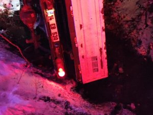 Kar Yağışının Etkisiyle Yoldan Çıktı: 1 Yaralı