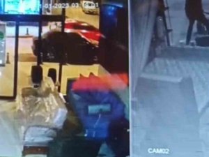 Hülya Avşar Maketine Saldıran Şahsın Alkollü Olduğu Ortaya Çıktı