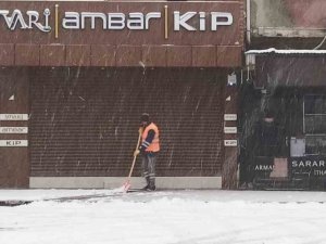 Akşehir’de Ekiplerden Kar Seferberliği