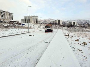 Yenimahalle’de Kar Mesaisi