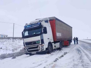 Iğdır’da Kar Yağışı Kazayı Da Beraberinde Getirdi