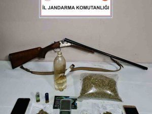 Çiftliğinde Uyuşturucu Satıyordu Jandarmaya Yakalandı