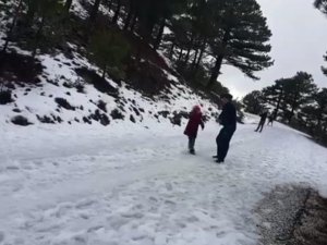 Köyceğiz’de Yayla Mahallesi - Beyağaç Yolu Buzlanma Nedeniyle Ulaşıma Kapatıldı