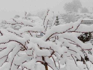 Kırşehir’de Kar Yağışı Nedeniyle 19 Köyle Ulaşım Kesildi