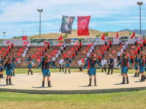 Menemenliler Zeybek Oynayacak, Ustalar Çömlek Yapacak