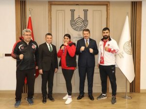 Vali Ayhan, Türkiye 3’üncüsü Olan Sporcuyu Kabul Etti