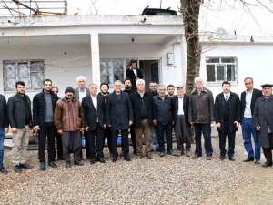 Vali Mahmut Çuhadar, Köylülerin Sorunlarını Dinliyor