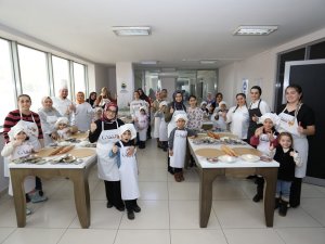 Minik Aşçıların Ellerinden ‘İ̇negöl Köfteli Pizza’