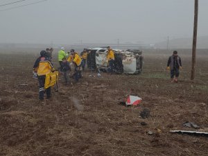 Pikap Tarlaya Uçtu: 1’i Bebek 5 Yaralı