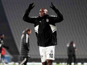 Spor Toto Süper Lig: Fatih Karagümrük: 0 - Beşiktaş: 0 (Maç Devam Ediyor)