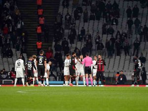 Spor Toto Süper Lig: Fatih Karagümrük: 0 - Beşiktaş: 1 (İ̇lk Yarı)