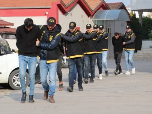 Esnafı ’Kimliğiniz Deaş’ın Eline Geçti’ Diyerek 750 Bin Tl Dolandırdılar