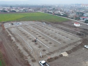 Her Kadın Bin Çiçek Serasında Çalışmalar Devam Ediyor