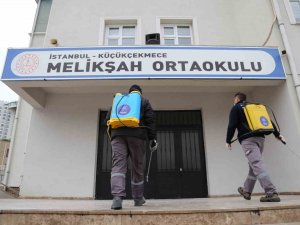 Küçükçekmece’deki 200 Okulda Dezenfeksiyon Ve İlaçlama Çalışması Yürütülüyor