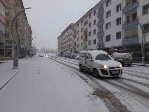 Sorgun’a Yılın İlk Karı Düştü