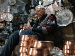 Mardinli Bakır Ustası 7 Yaşından Beri Elleriyle Sanat İşliyor