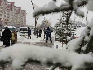 Bingöl’de Kar Yağışı Etkili Oldu, Şehir Beyaza Büründü