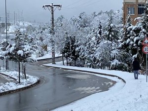 Beklenen Kar İ̇zmit’in Yüksek Kesimlerine Düştü
