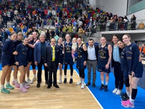 Egemen Bağış, Prag’da Fenerbahçe’yi Yalnız Bırakmadı