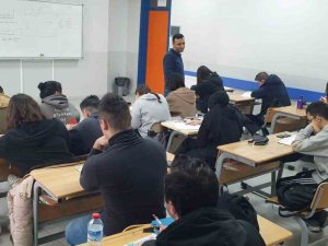 Öğrenciler İ̇ngilizce Ve Matematik Bilgilerini Bu Kurslarda Geliştiriyor