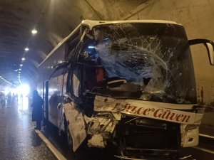 Bolu Dağı Tüneli’nde 4 Aracın Karıştığı Zincirleme Kaza: 1 Ölü