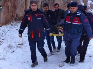 Bunalıma Girdi, Kayalıklardan Atladı