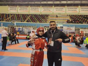 Dadaş Kızı Büşra Şampiyonluğa Doymuyor