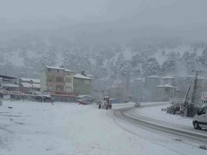 Sertavul Geçidinde Tipi: Zincirsiz Araçlara İzin Verilmiyor