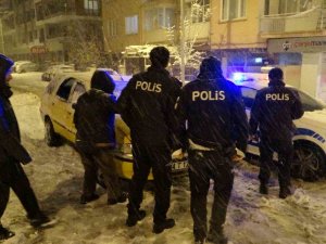 Malatya’da Yoğun Kar Yağışı Ağaçları Devirdi