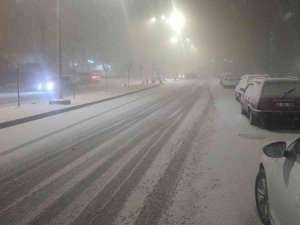 Kar Yağışı Adıyaman’da Ulaşımı Aksattı