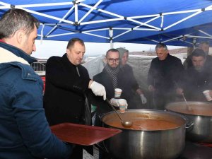 Başkan Usta Mesaiye Pazarda Başlıyor