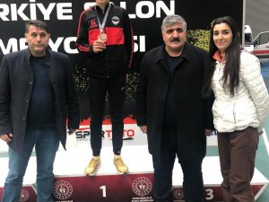 Atletizm Yarışlarından İlk Madalya Geldi