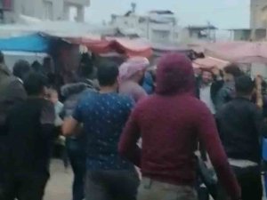 Adana’da Pazarda Taşlı Sopalı Kavga