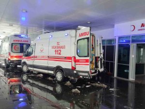 Bingöl’de Yolcu Otobüsü Devrildi: 12 Yaralı